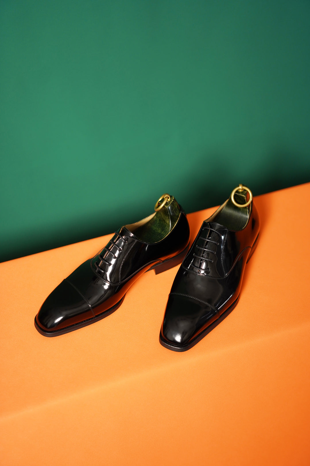 MenStyleWith Oxford Patent Leather Shoes