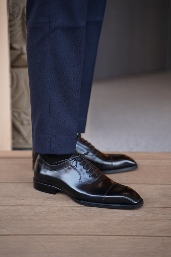 MenStyleWith Cap Toe Balmoral Oxford leather shoes