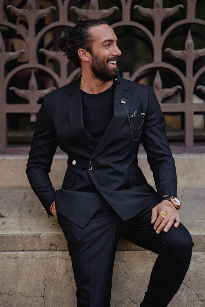 Mono Collar Button Detailed Slim Fit Suit - Black
