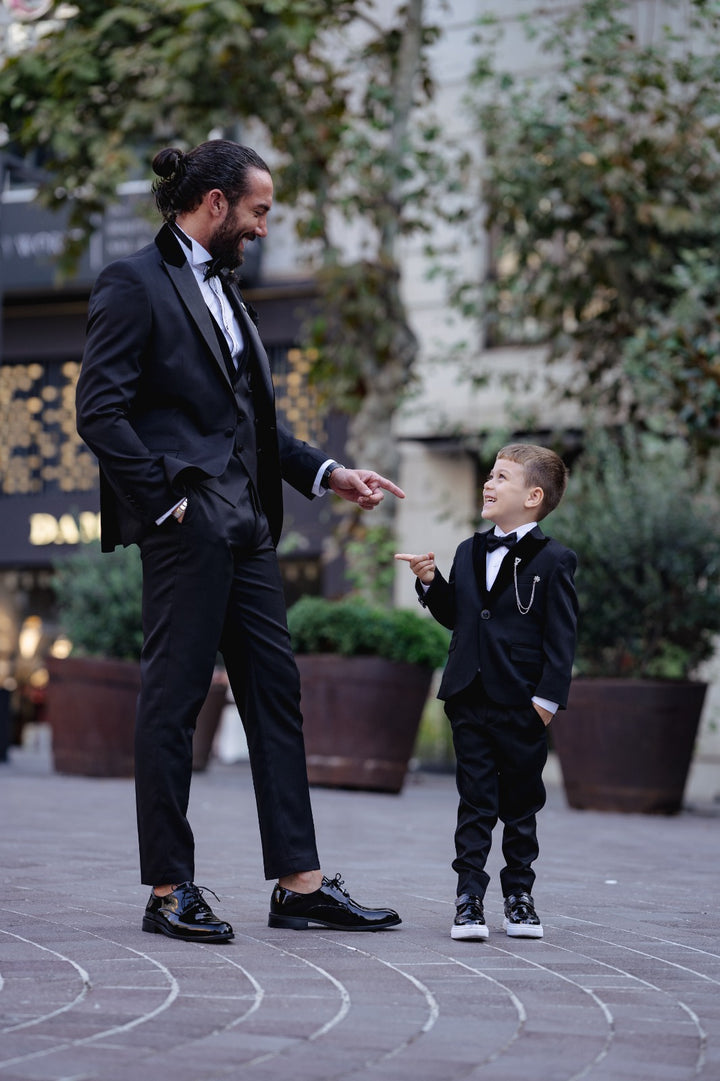 Boy Tuxedo With Velvet Collar Detail - Black