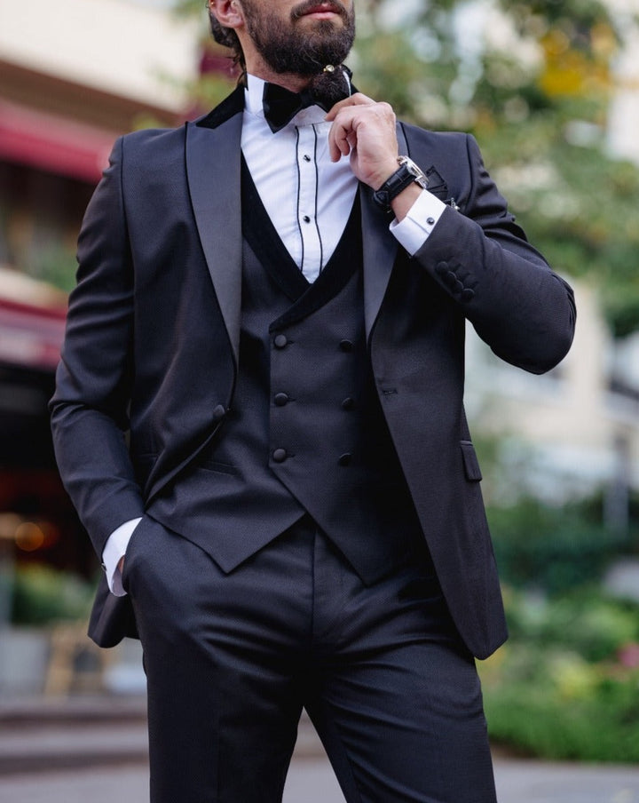 Wide Collar Tuxedo - Black