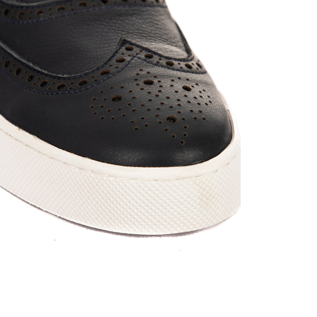 MenStyleWith Low-Top Brogue Sneakers