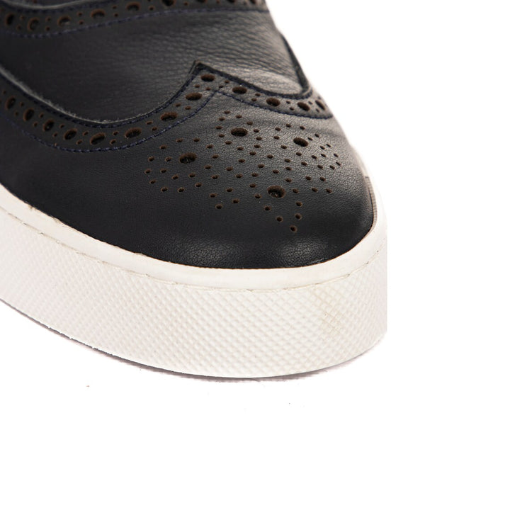 MenStyleWith Low-Top Brogue Sneakers