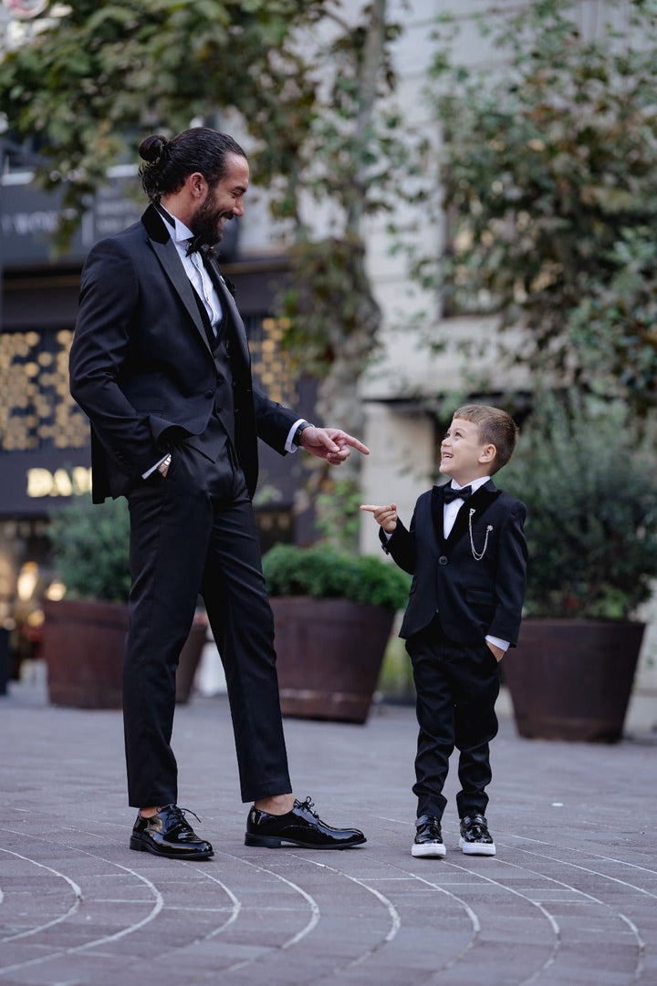 Wide Collar Tuxedo - Black