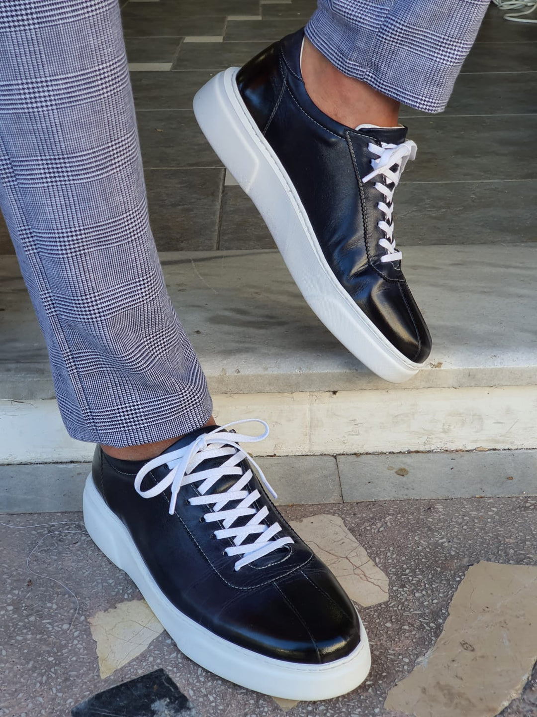 Vince MenStyleWith Lace up Eva Sole Navy Leather Sneakers - MenStyleWith