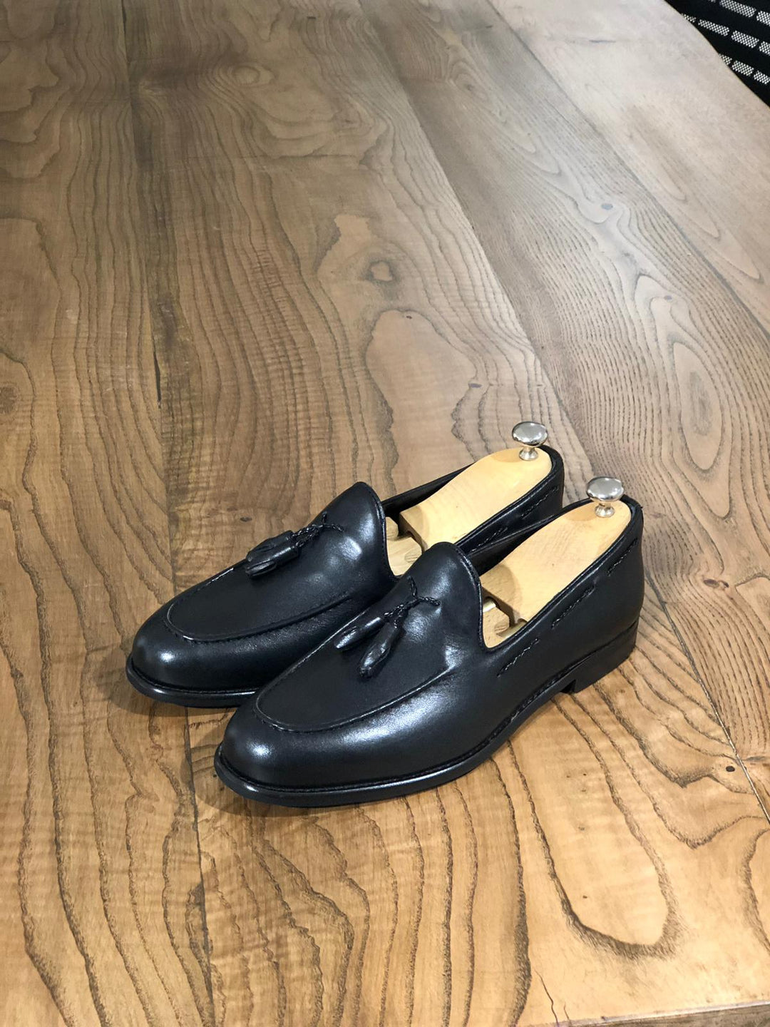 Tasseled Leather Black Loafers - MENSTYLEWITH