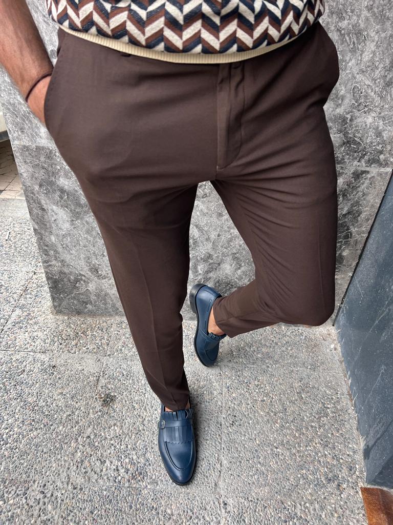 Slim Fit Fabric Trousers With Side Pockets-Brown