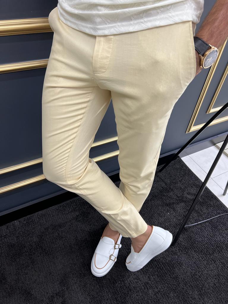 Pantalon en tissu jaune avec détail en piqué à carreaux