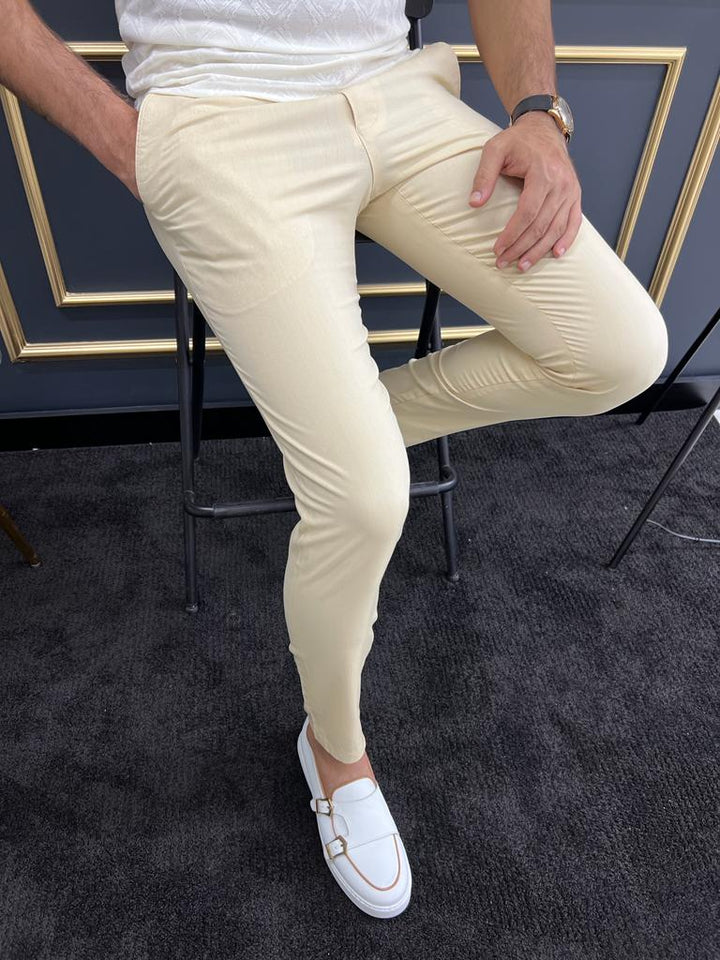 Pantalon en tissu jaune avec détail en piqué à carreaux