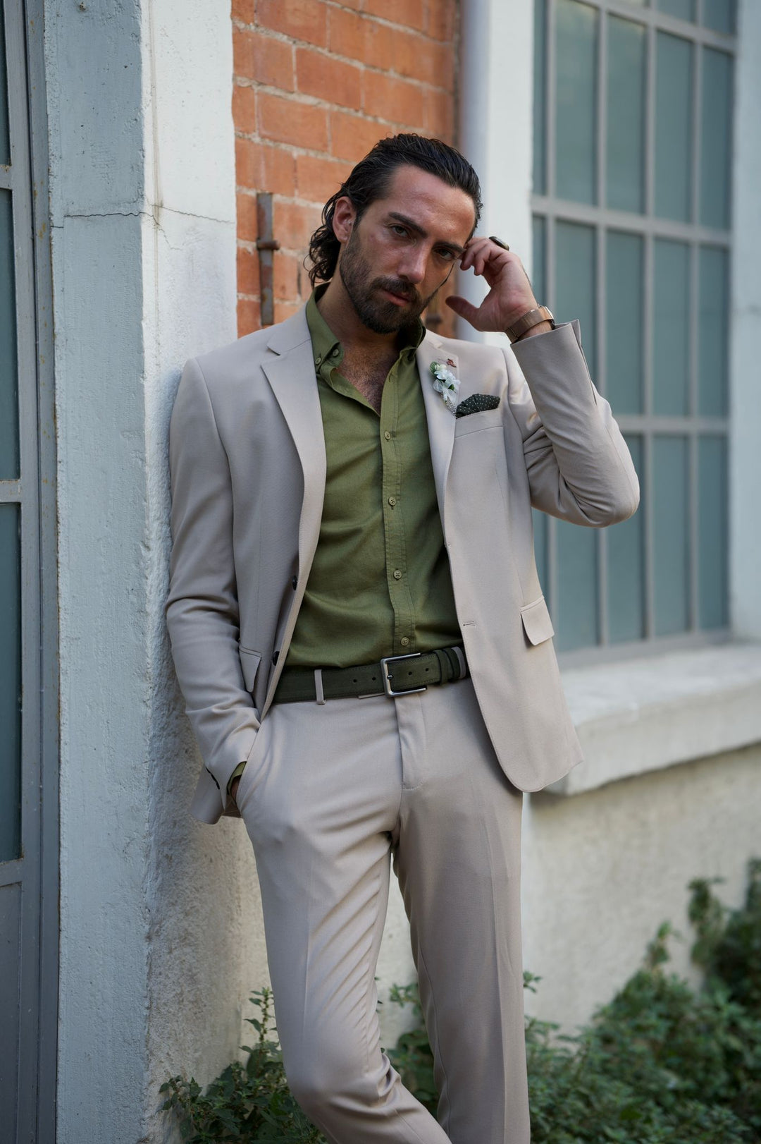 Slim Fit Beige Mono Collar Suit